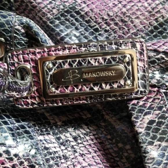 B Makovsky 100% Genuine Leather Shoulder Bag. Your best carry-on travel bestie ❤ - Picture 2 of 6